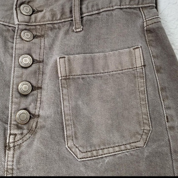 American Eagle high rise button fly capri - Picture 2 of 3